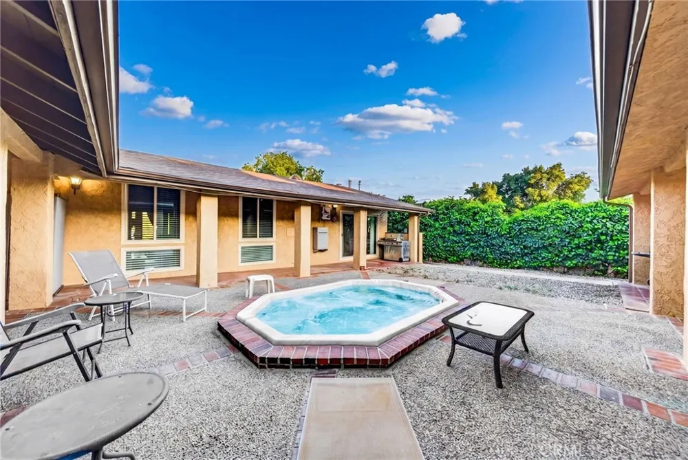 9312 Avenida Altura Bella Cherry Valley, CA 92223