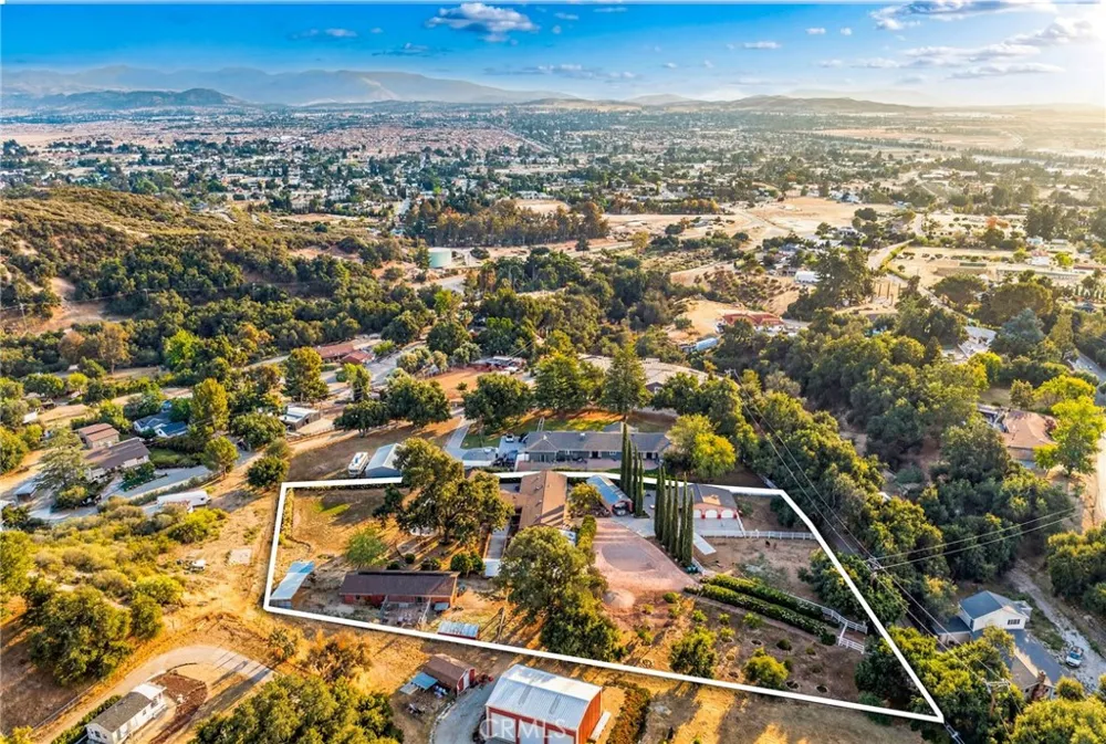9312 Avenida Altura Bella Cherry Valley, CA 92223