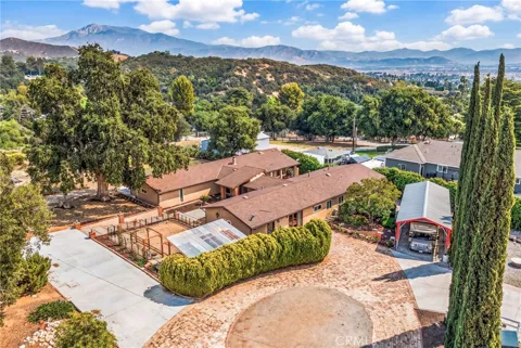 9312 Avenida Altura Bella
