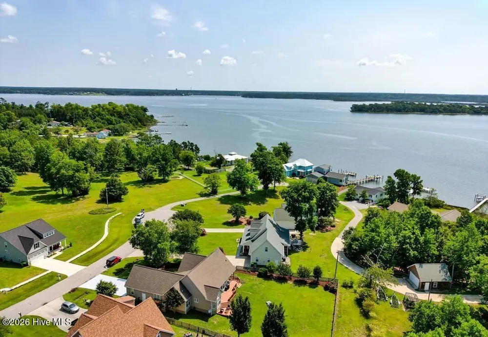 48 Pickett Way Swansboro, NC 28584