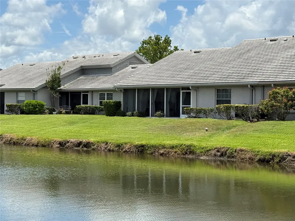 5371 CRESTLAKE BOULEVARD #68 Sarasota, FL 34233