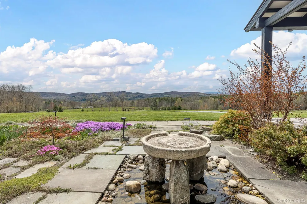 53 May Lane Chatham, NY 12165
