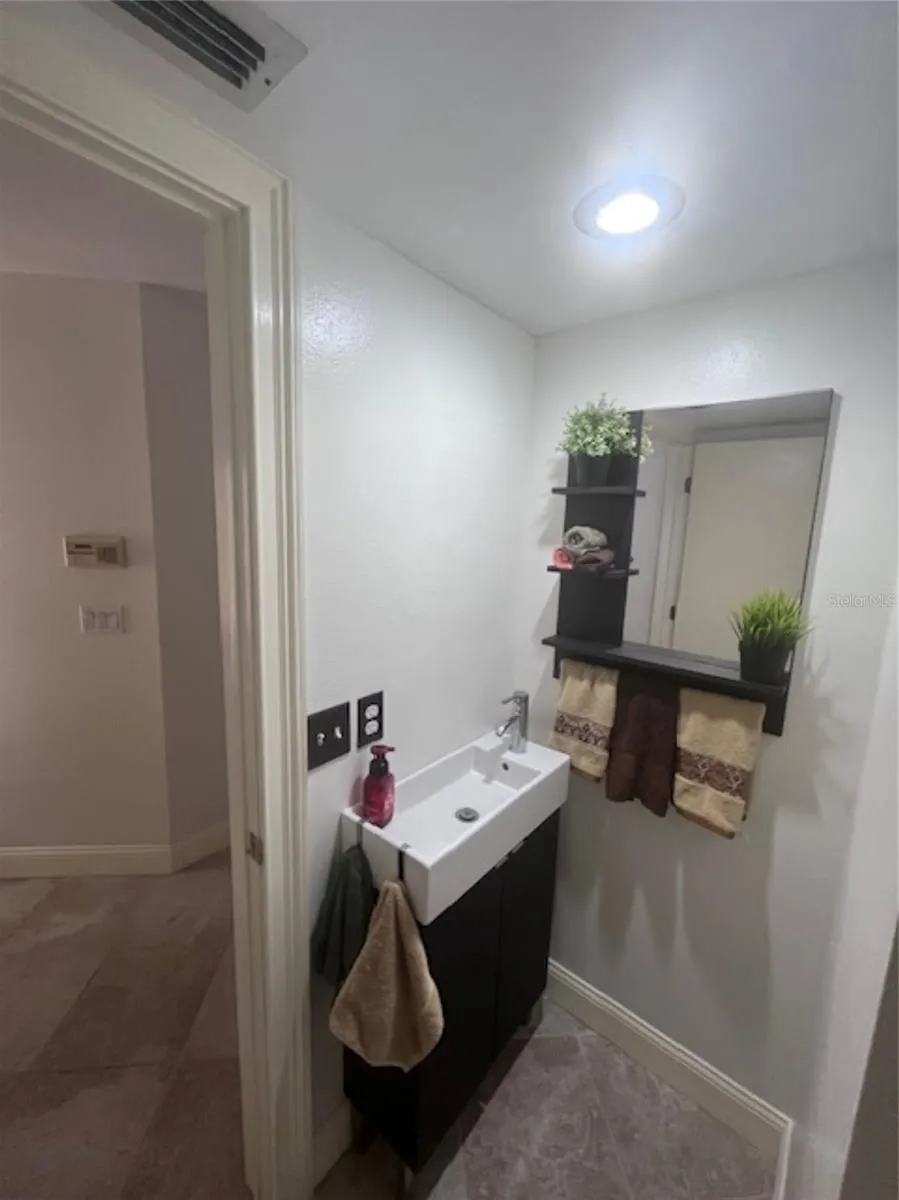 3047 OVERLOOK PLACE Clearwater, FL 33760