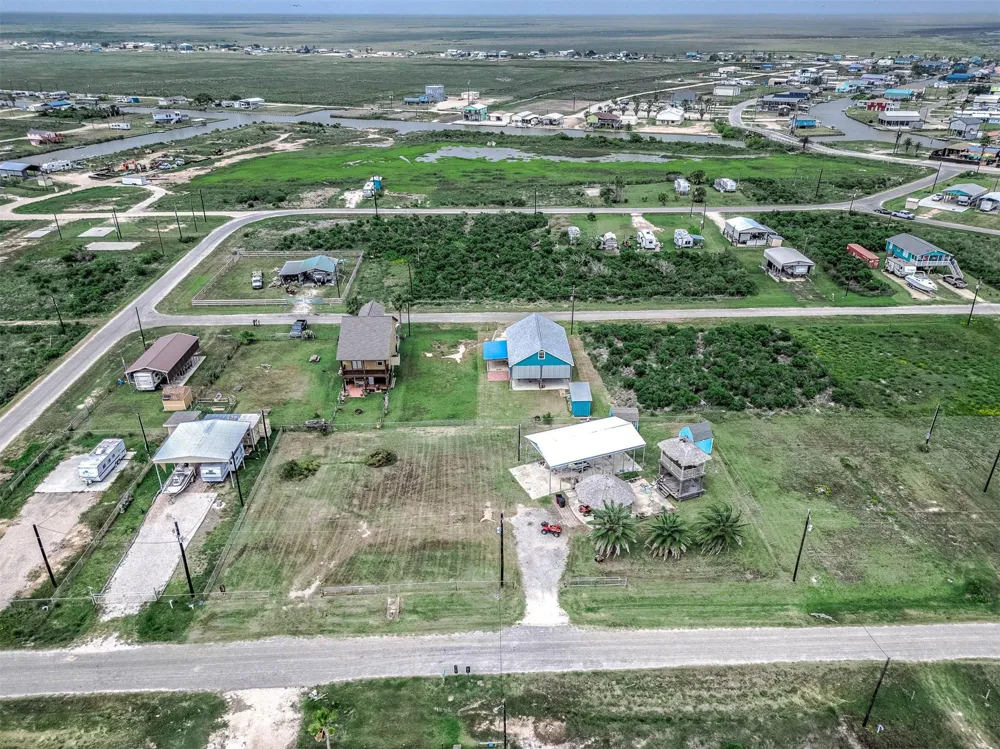 37 White Cap Street Sargent, TX 77414