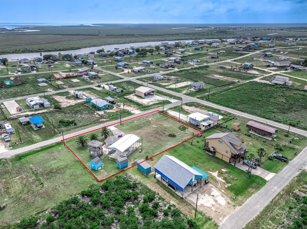 37 White Cap Street Sargent, TX 77414