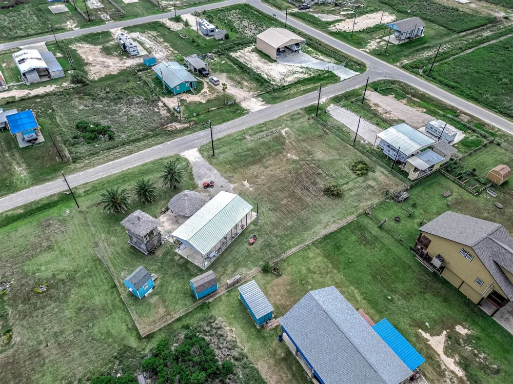37 White Cap Street Sargent, TX 77414