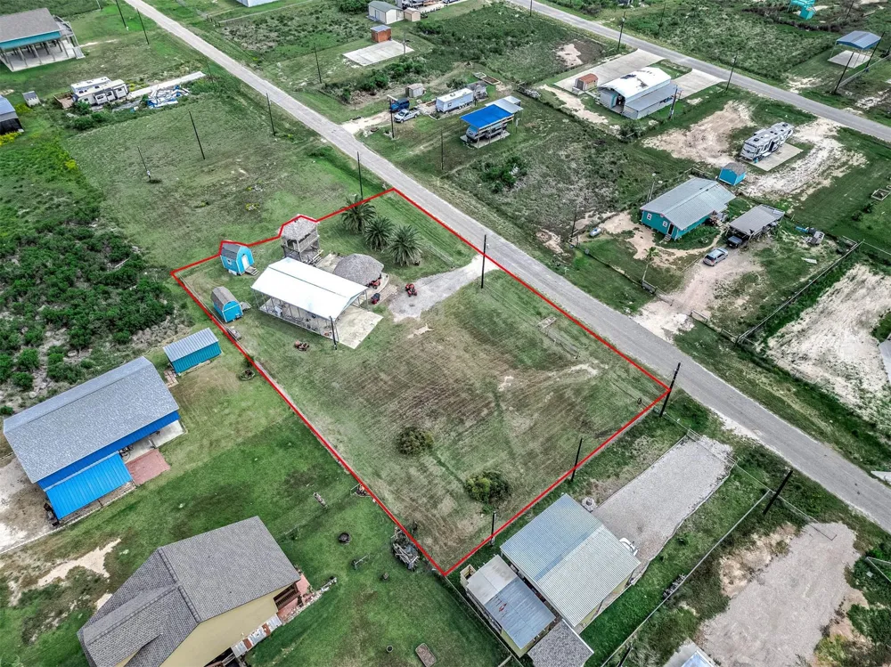 37 White Cap Street Sargent, TX 77414