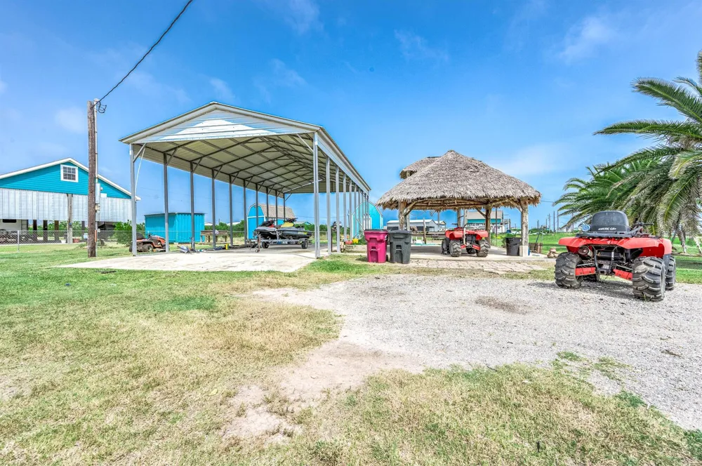 37 White Cap Street Sargent, TX 77414