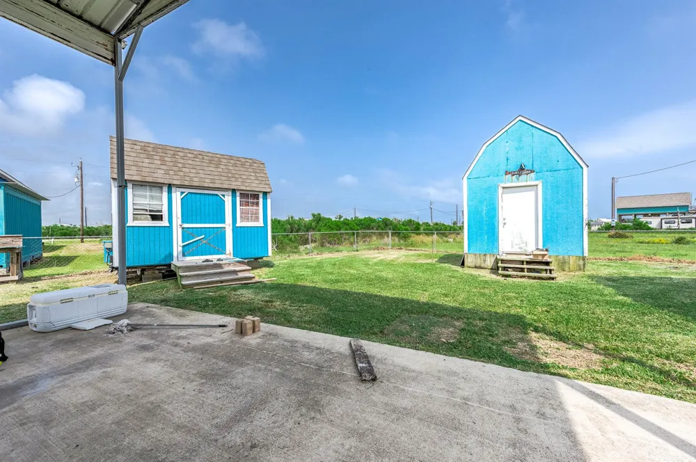 37 White Cap Street Sargent, TX 77414