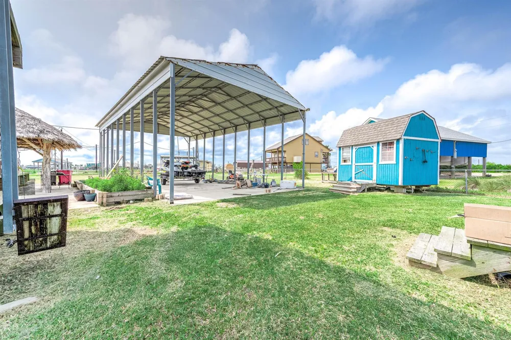 37 White Cap Street Sargent, TX 77414