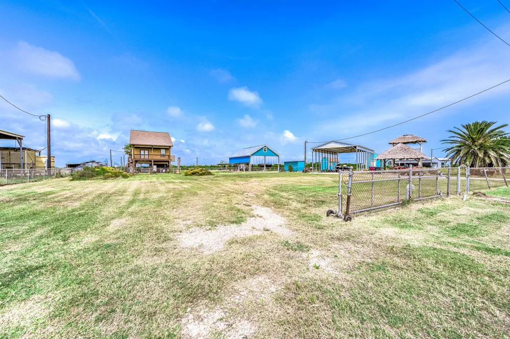 37 White Cap Street Sargent, TX 77414