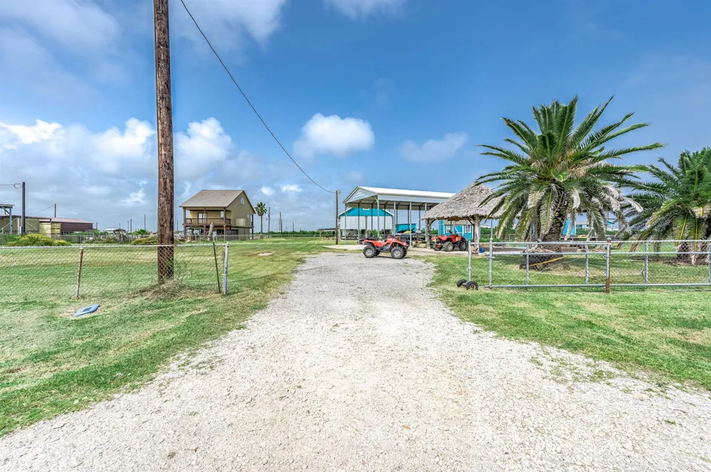 37 White Cap Street Sargent, TX 77414