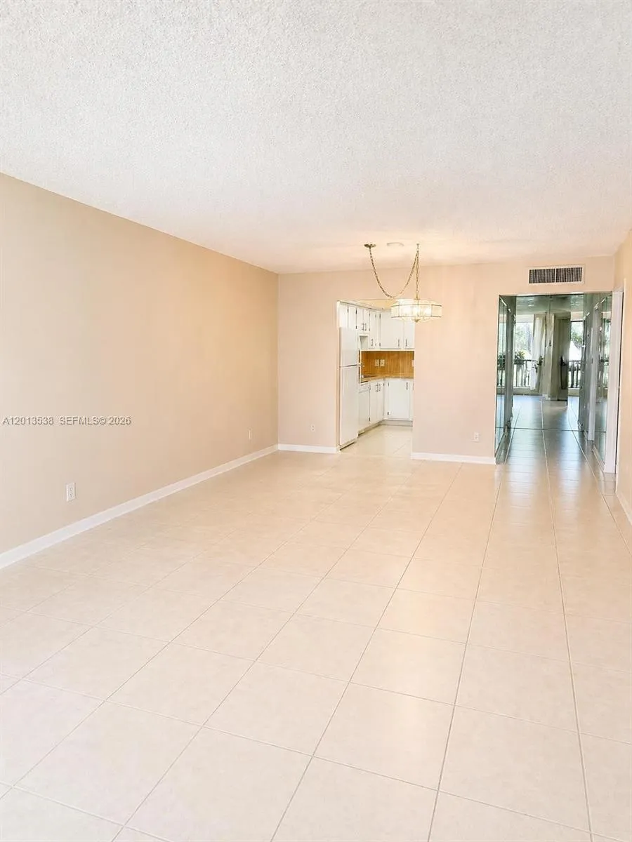 900 Saint Charles Pl #520 Pembroke Pines, FL 33026