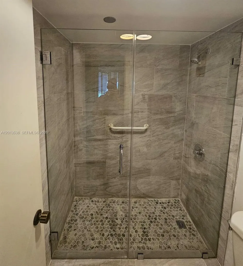 900 Saint Charles Pl #520 Pembroke Pines, FL 33026