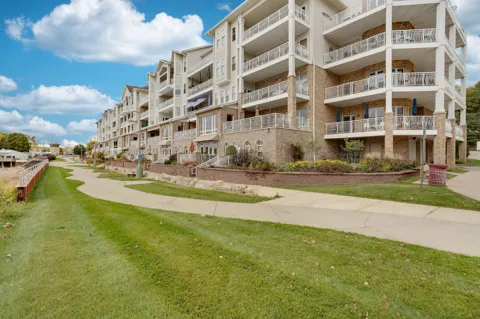 150 Front Street #314