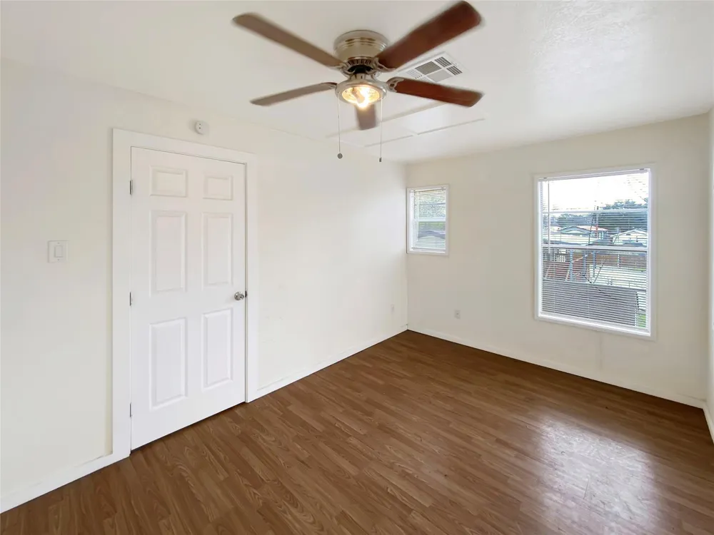 4815 8th Street Bacliff, TX 77518