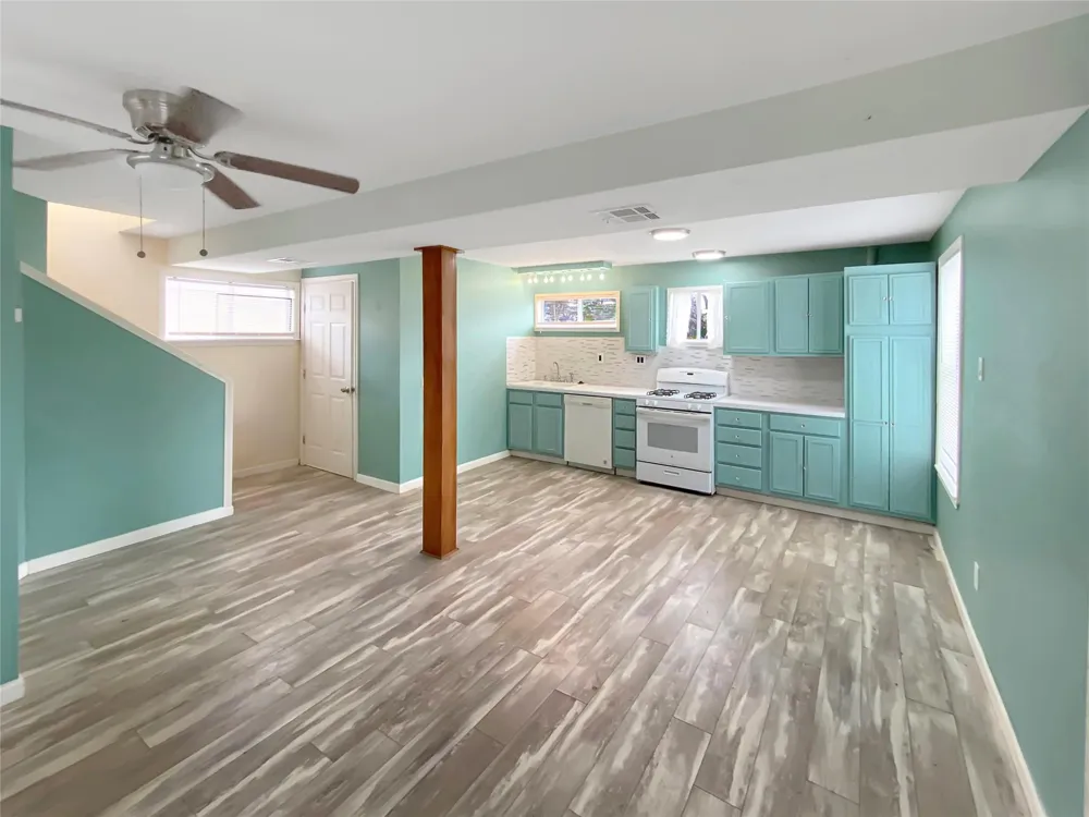 4815 8th Street Bacliff, TX 77518