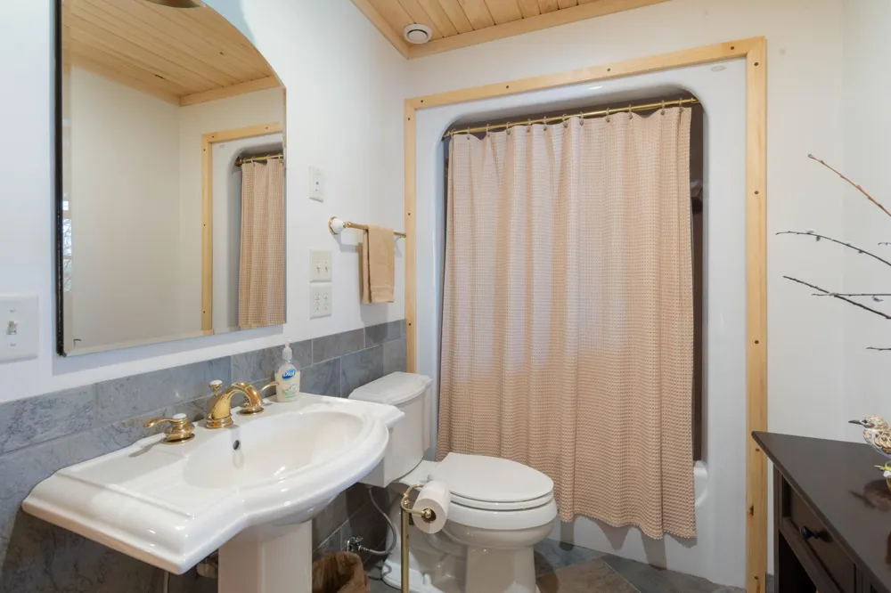 11769 Laurie Road Floodwood, MN 55736