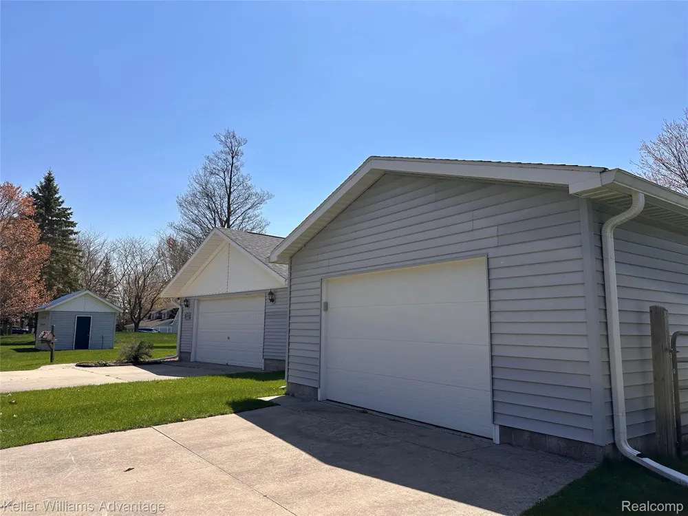 2800 E Booth Road Au Gres Township, MI 48703