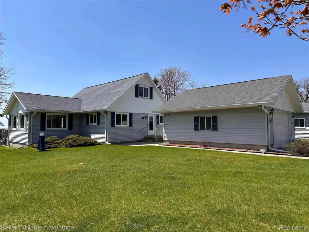 2800 E Booth Road Au Gres Township, MI 48703
