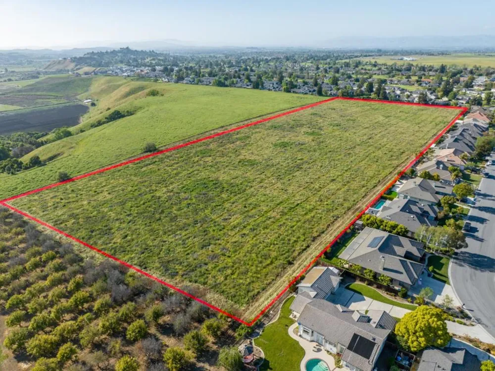 5181 Southside Road Hollister, CA 95023