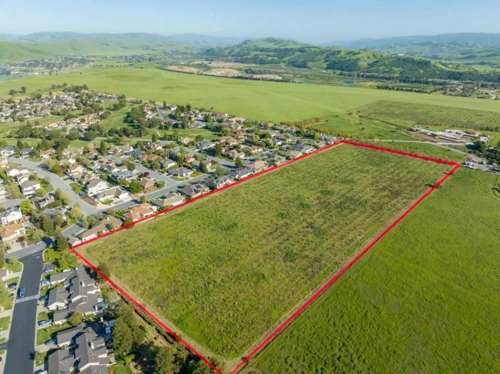 5181 Southside Road Hollister, CA 95023
