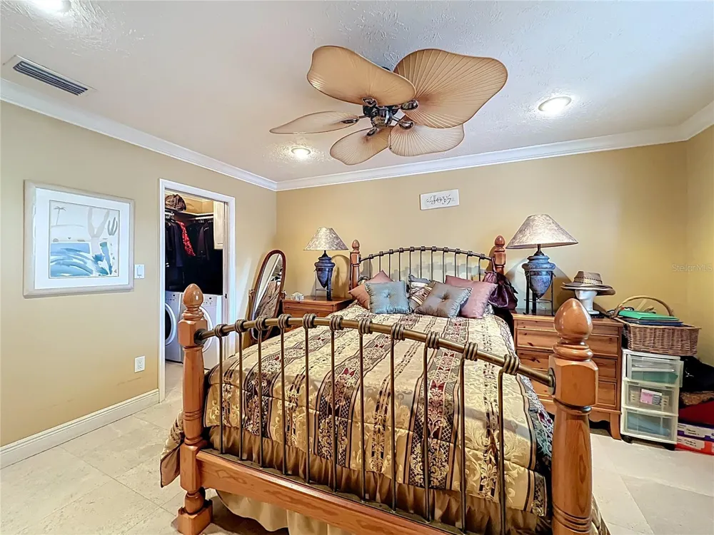 4212 LAKE UNDERHILL ROAD #5D11 Orlando, FL 32803
