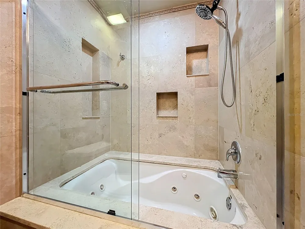 4212 LAKE UNDERHILL ROAD #5D11 Orlando, FL 32803