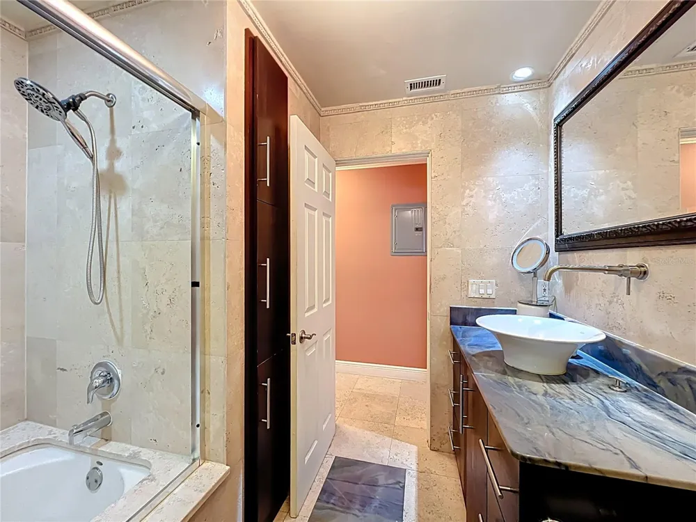 4212 LAKE UNDERHILL ROAD #5D11 Orlando, FL 32803