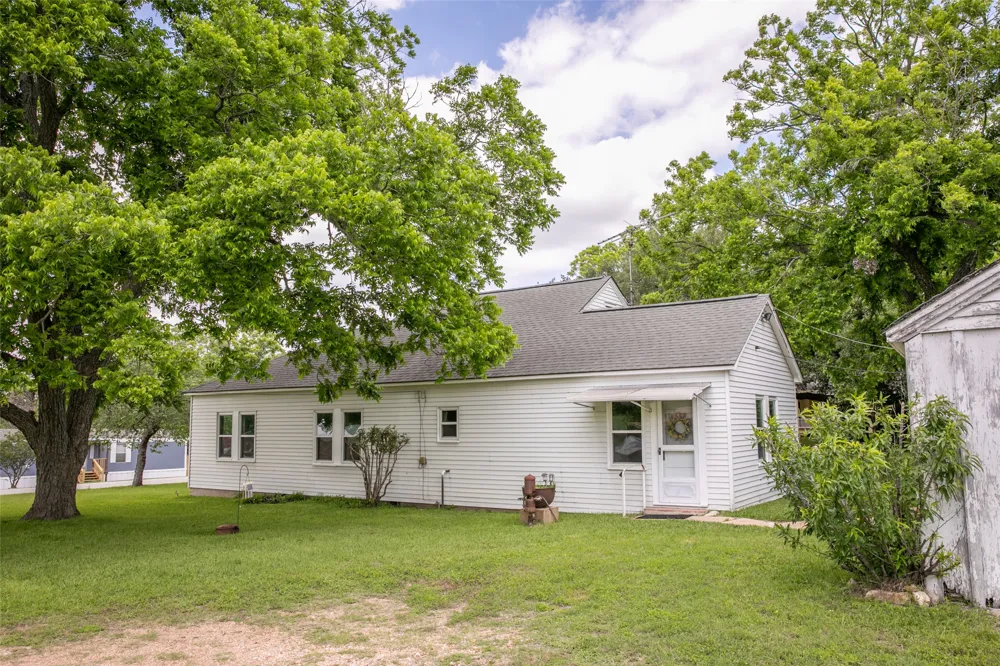 400 Brazos Street Burton, TX 77835