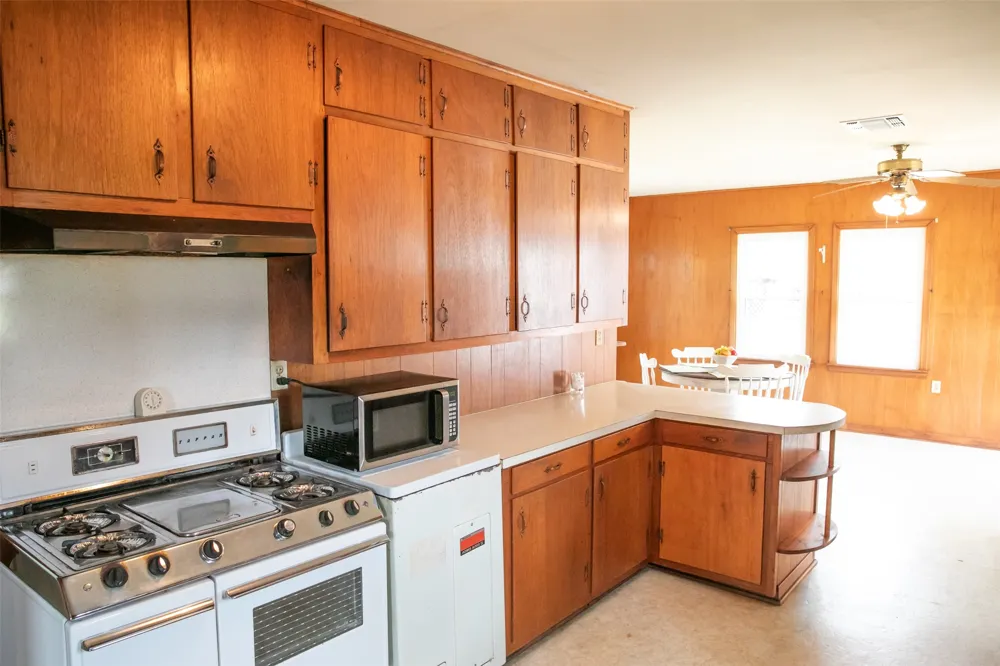 400 Brazos Street Burton, TX 77835