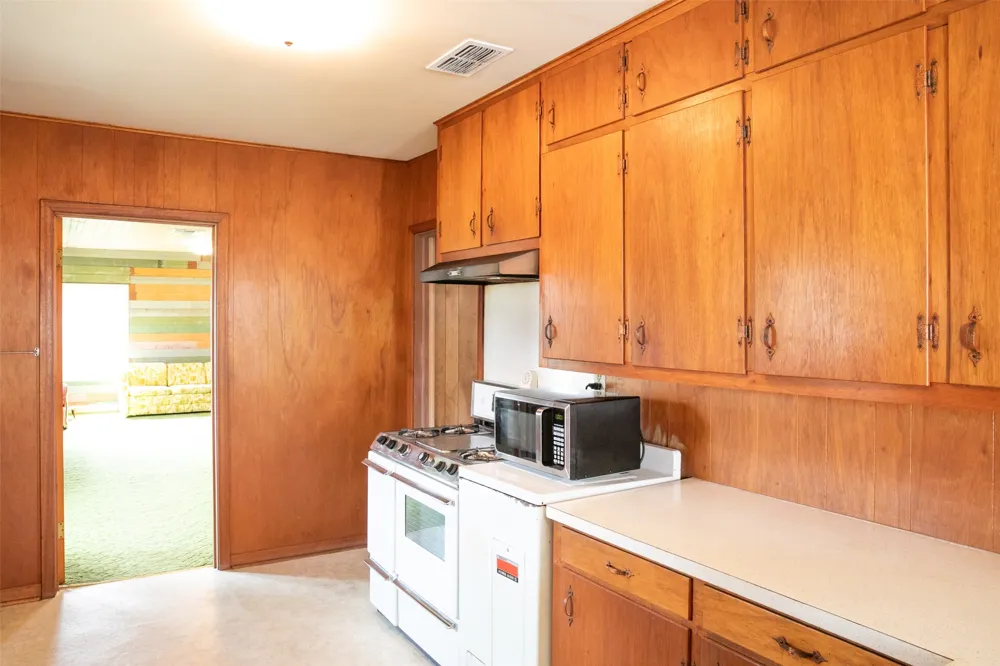 400 Brazos Street Burton, TX 77835