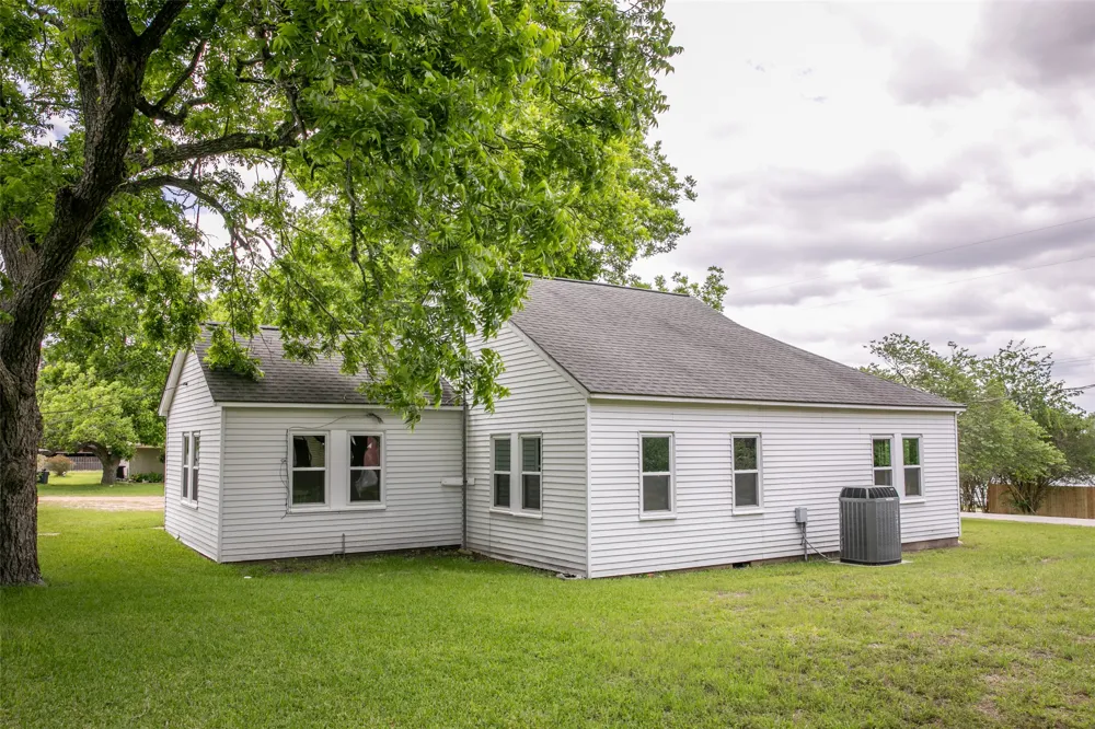 400 Brazos Street Burton, TX 77835