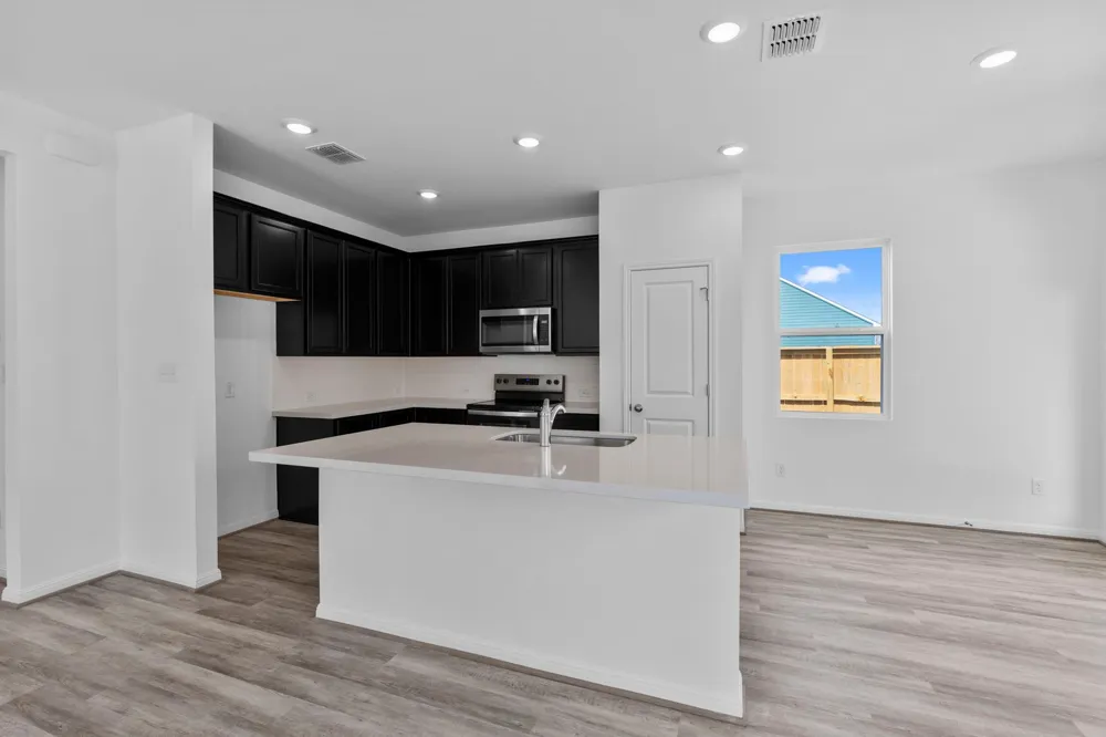 106 Pebblestream Pass Taylor, TX 76574