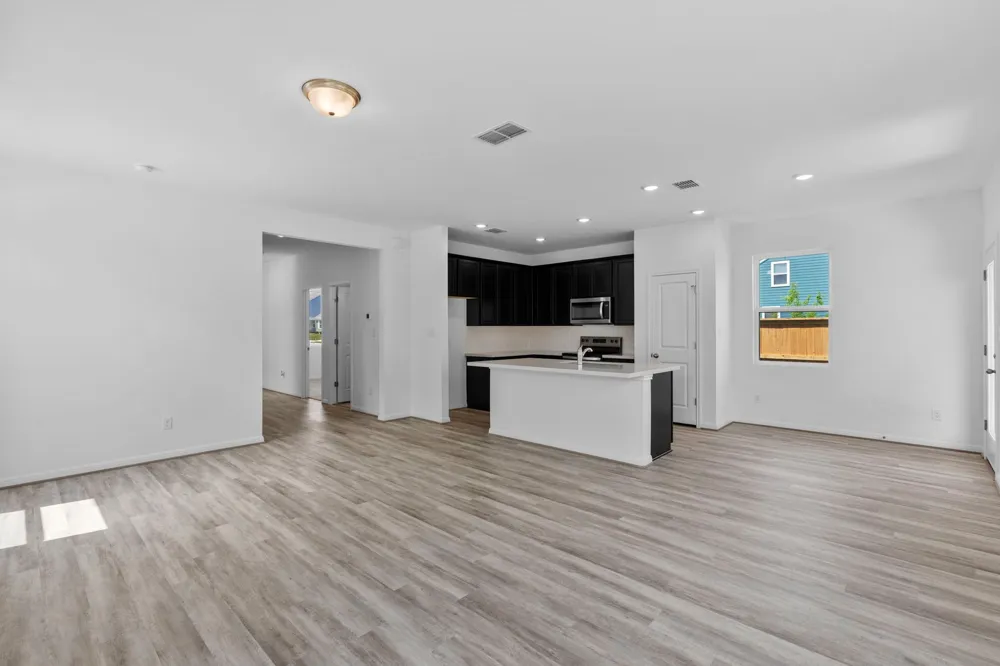 106 Pebblestream Pass Taylor, TX 76574