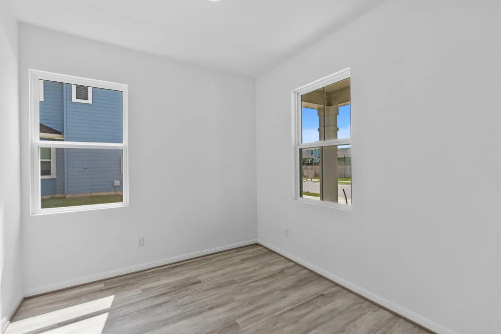 106 Pebblestream Pass Taylor, TX 76574