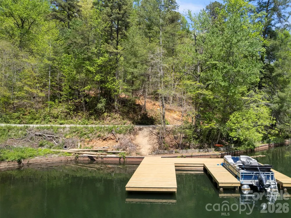 99999 N Lake Summit Road Zirconia, NC 28790