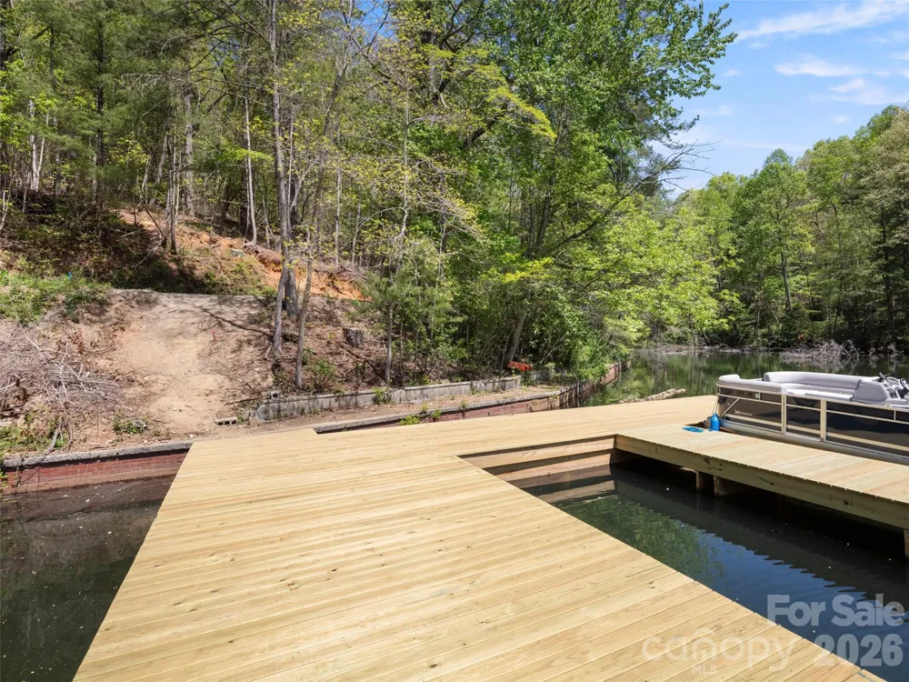 99999 N Lake Summit Road Zirconia, NC 28790