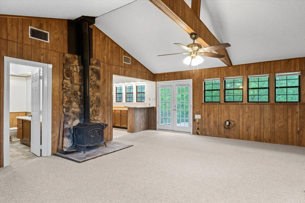 1434 Vz County Road 4519 Van, TX 75790