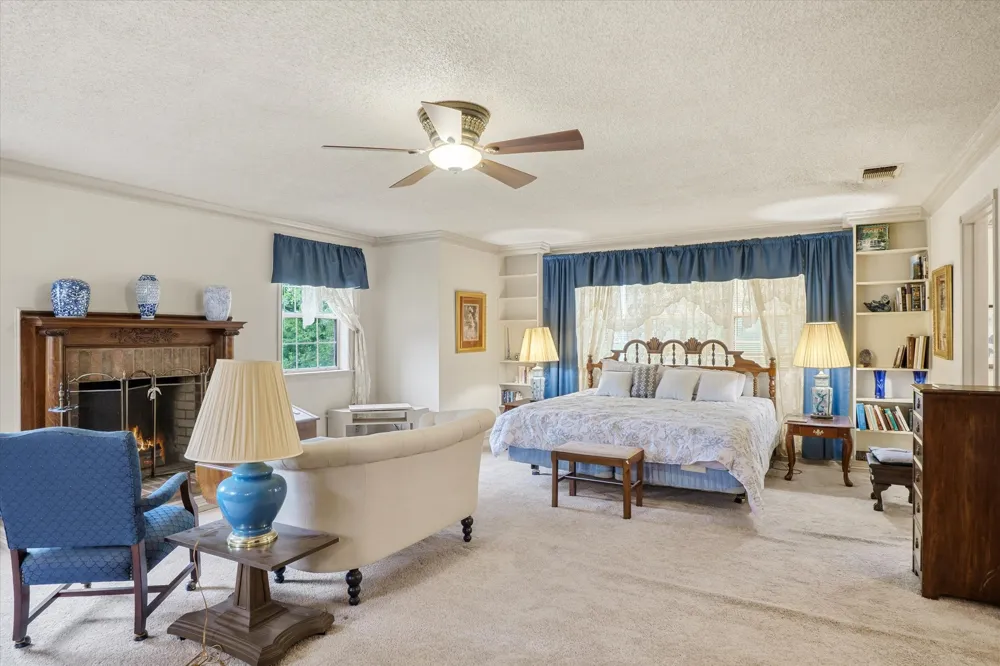 1434 Vz County Road 4519 Van, TX 75790