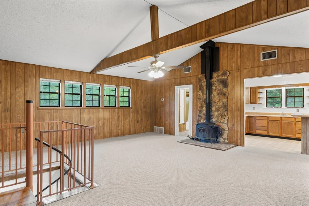 1434 Vz County Road 4519 Van, TX 75790