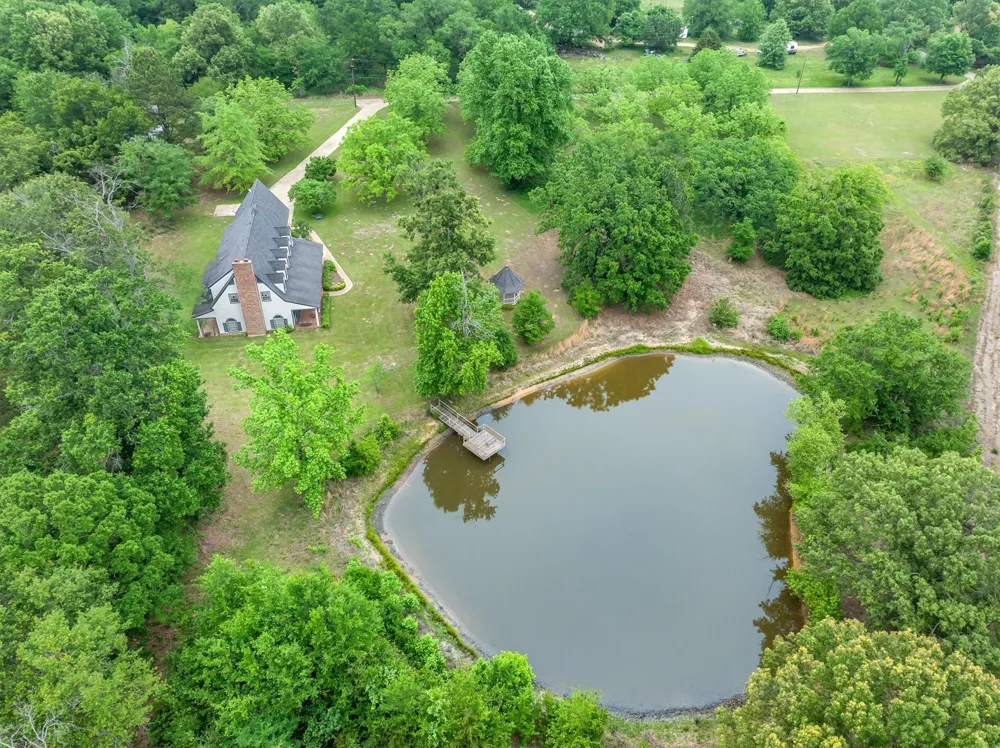 1434 Vz County Road 4519 Van, TX 75790