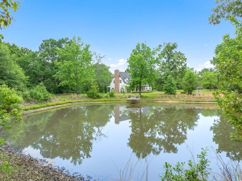 1434 Vz County Road 4519 Van, TX 75790