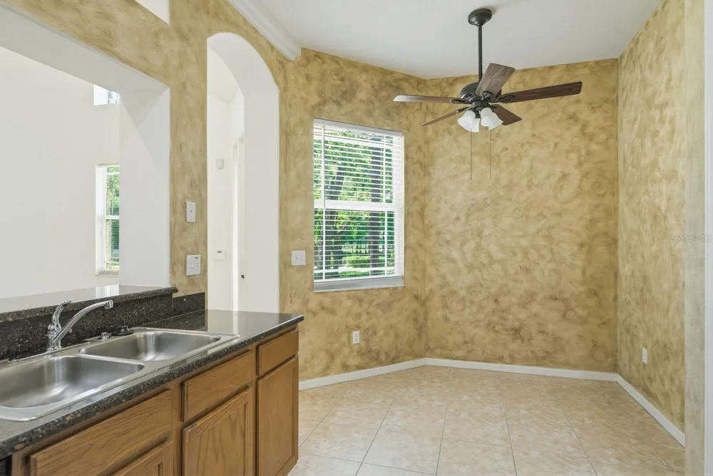 1405 RIDGE TERRACE Tarpon Springs, FL 34689
