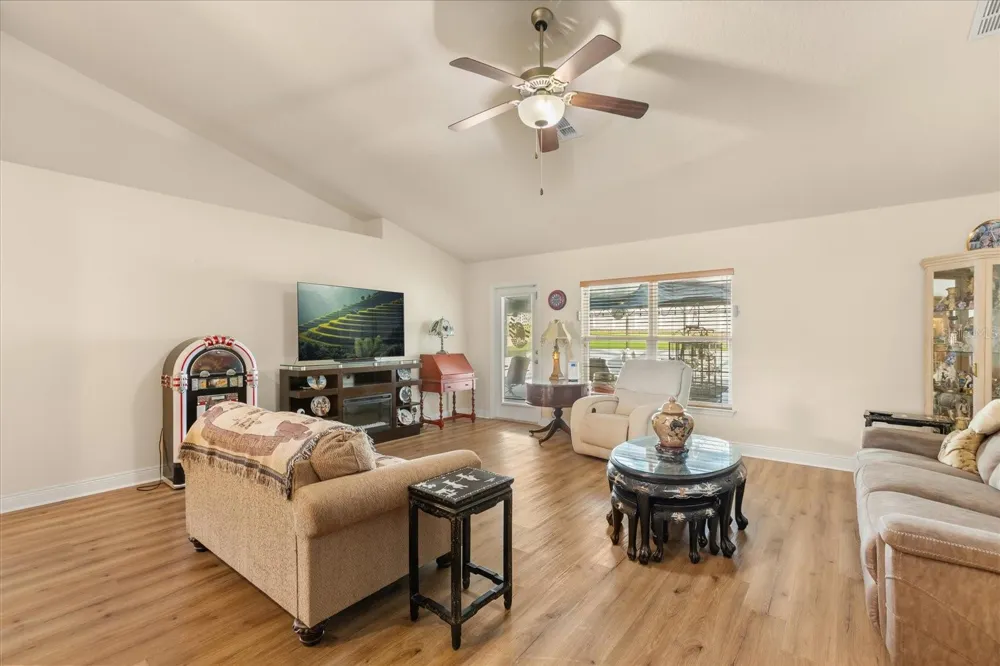 906 EDITH DRIVE Fruitland Park, FL 34731