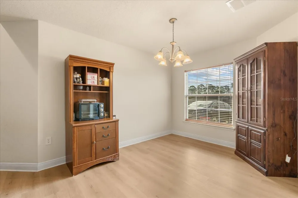 906 EDITH DRIVE Fruitland Park, FL 34731