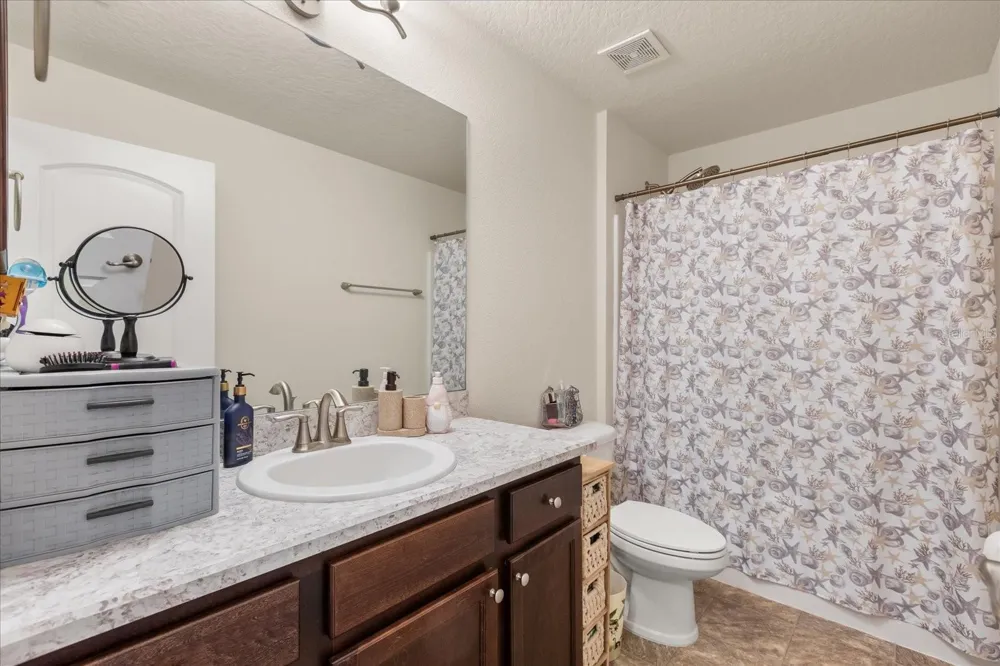 906 EDITH DRIVE Fruitland Park, FL 34731