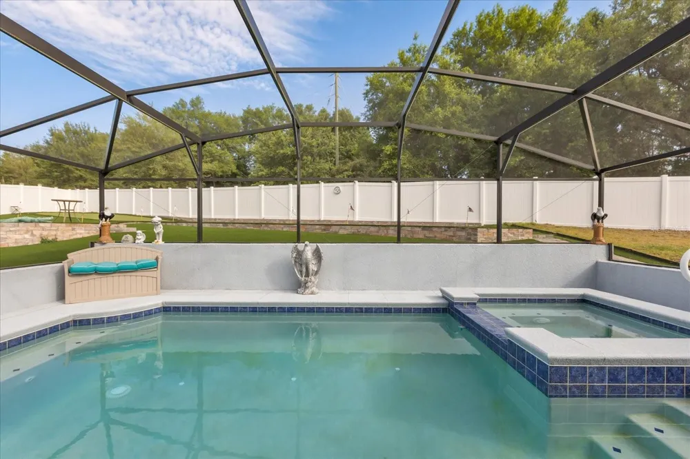 906 EDITH DRIVE Fruitland Park, FL 34731