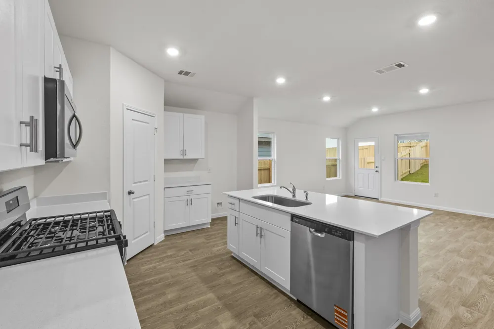 244 Flora Vista Street San Marcos, TX 78666