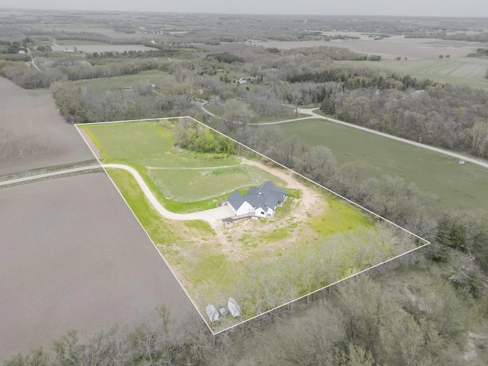 9016 County Road 3 NW Oronoco, MN 55960